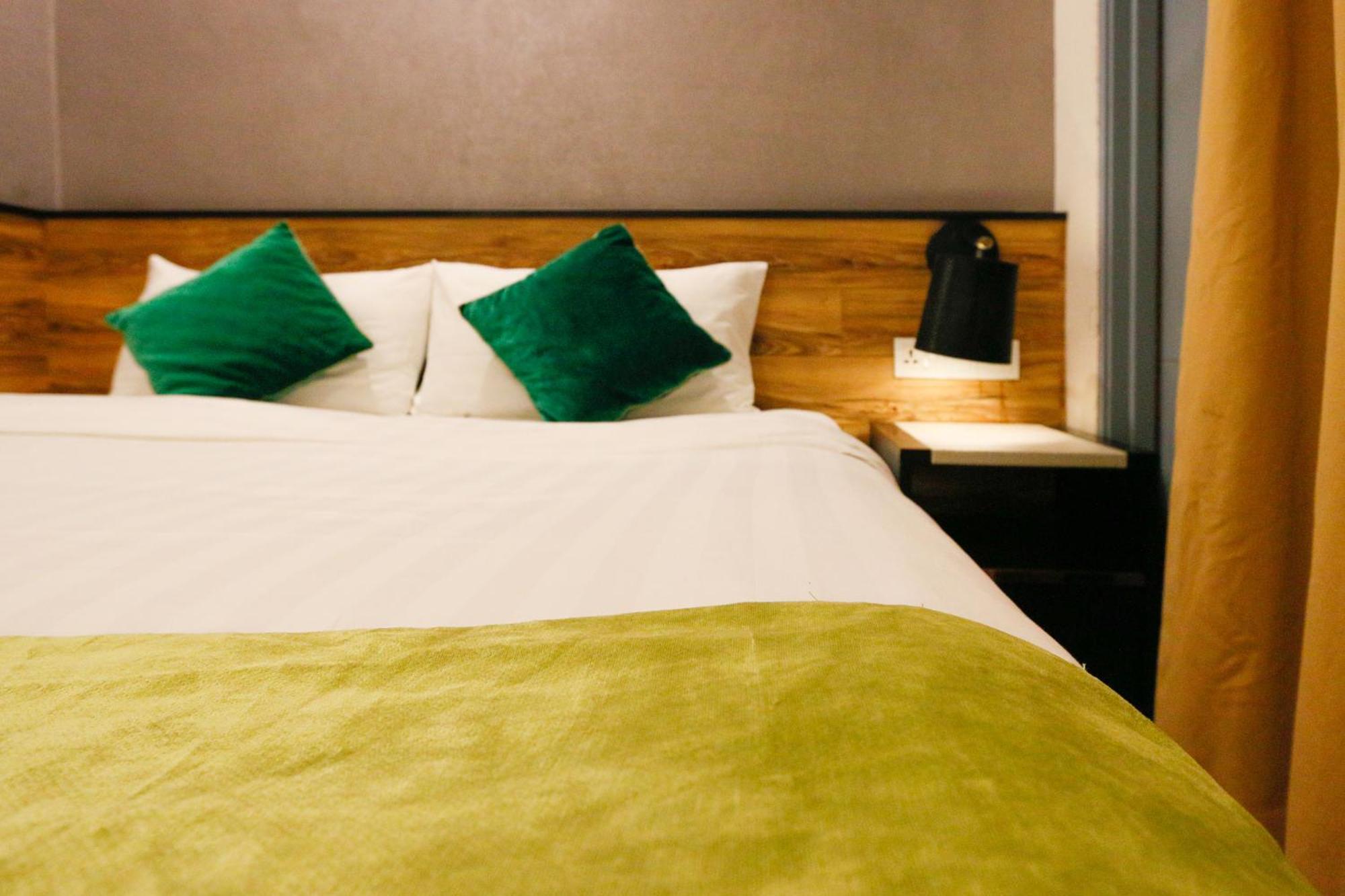 Golden Roof Hotel, Seri Iskandar Buitenkant foto