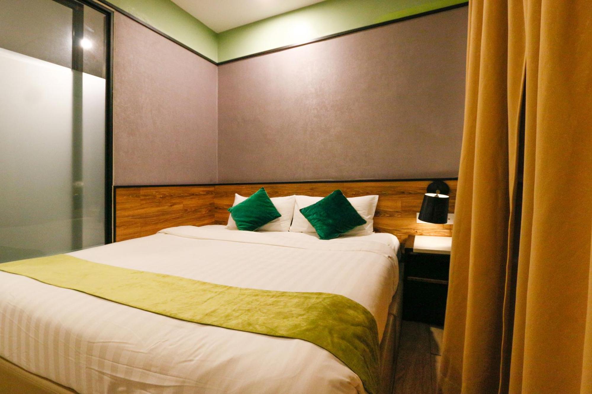 Golden Roof Hotel, Seri Iskandar Buitenkant foto
