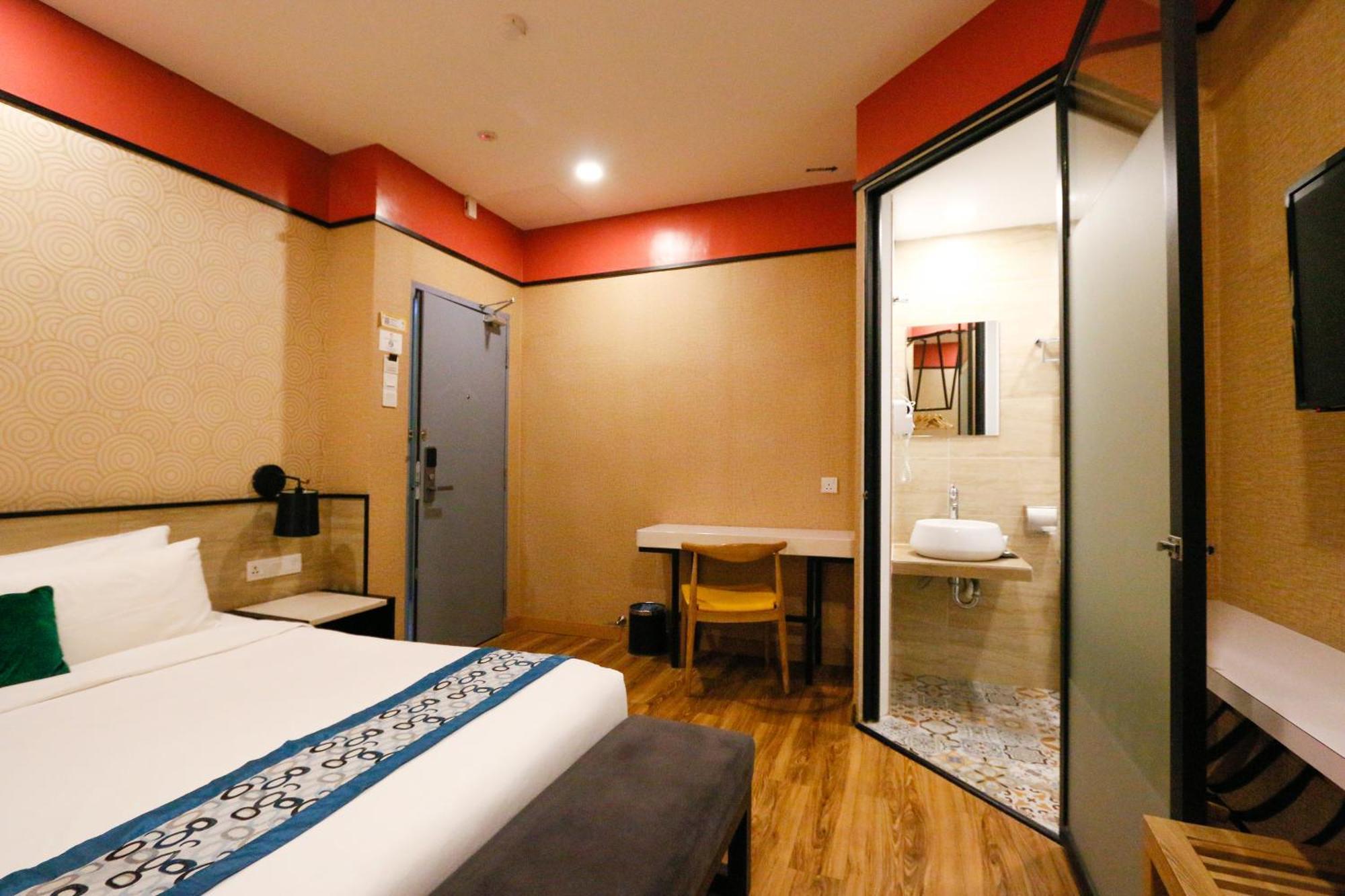 Golden Roof Hotel, Seri Iskandar Buitenkant foto