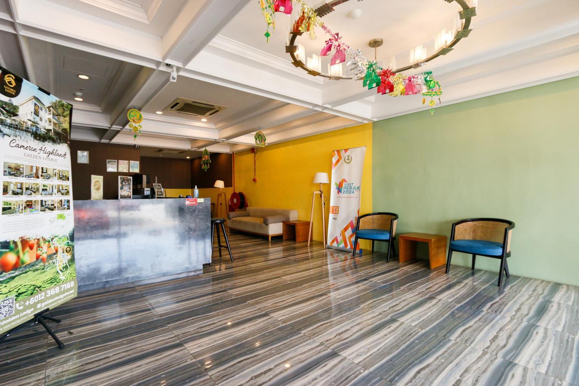 Golden Roof Hotel, Seri Iskandar Buitenkant foto