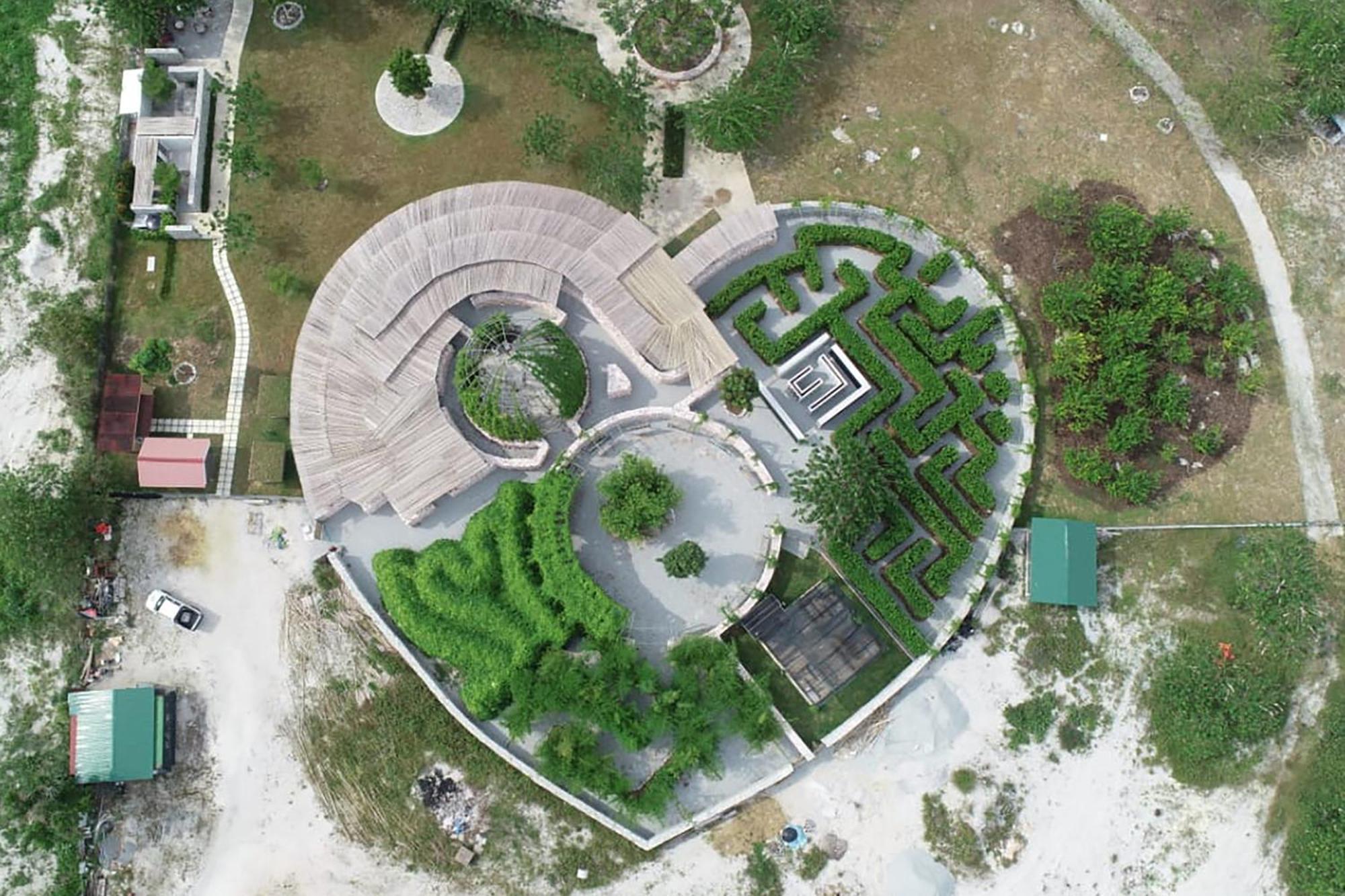 Golden Roof Hotel, Seri Iskandar Buitenkant foto