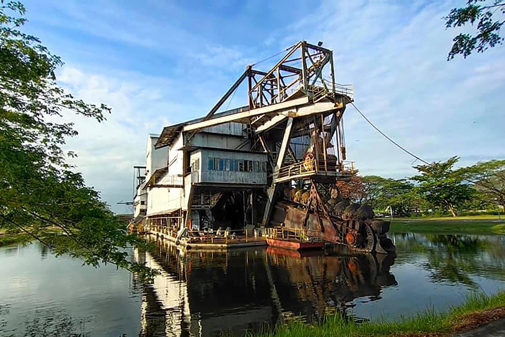 Golden Roof Hotel, Seri Iskandar Buitenkant foto