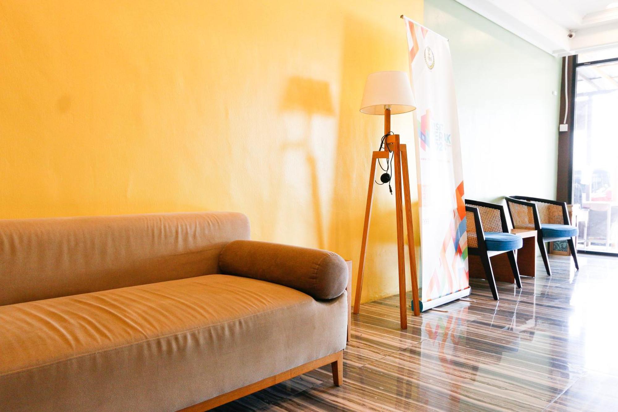 Golden Roof Hotel, Seri Iskandar Buitenkant foto
