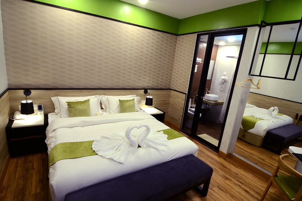 Golden Roof Hotel, Seri Iskandar Buitenkant foto